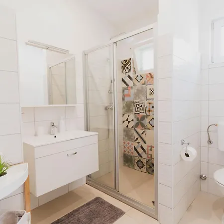Vakantiehuis House Of Albina- 10 M Od Mora *
