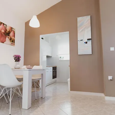 Vakantiehuis House Of Albina- 10 M Od Mora Zadar