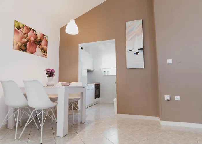 Vakantiehuis House Of Albina- 10 M Od Mora Zadar